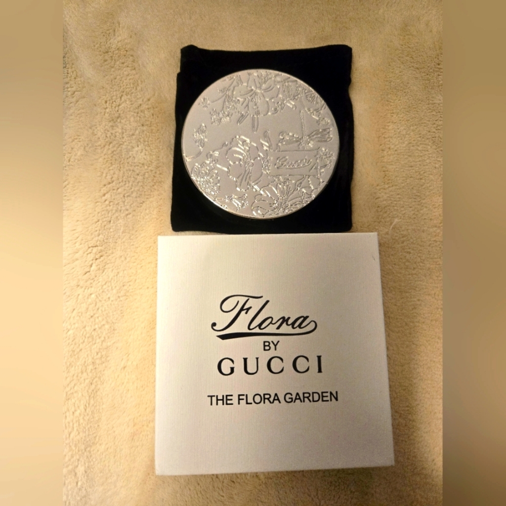 AUTHENTIC GUCCI FLORA SILVER COMPACT MIRROR - NEW